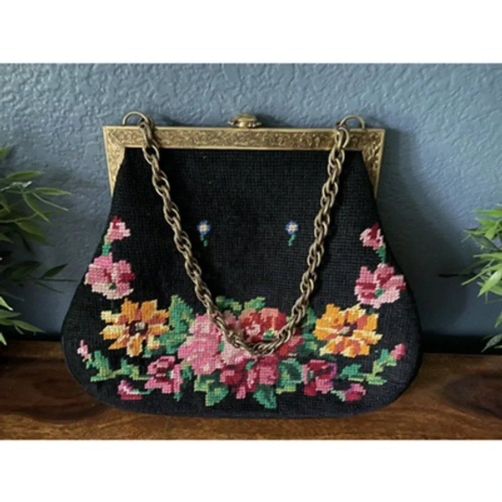 Vintage Needlepoint Floral Tapestry Handbag‎ Purse Chain Handle 9x10